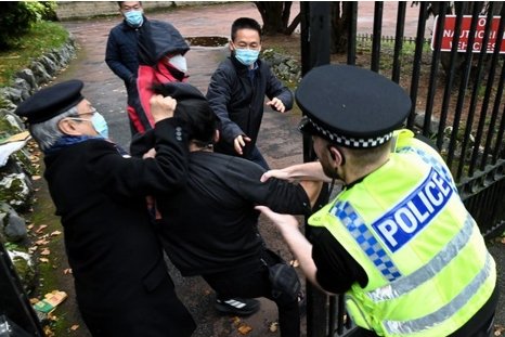 陳光誠：中共駐英國領事館毆打抗議者事件是中共向外輸出暴力的鐵證
