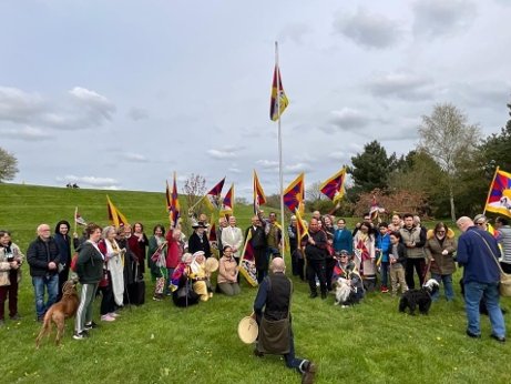 英國城鎮援藏人士及藏人代表舉行每年一度的升西藏國旗儀式