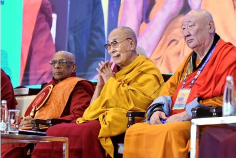 達賴喇嘛出席全球佛教峰會，強調實踐佛法於自身即可利益世界