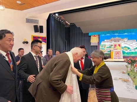 列支敦士登王子漢斯·亞當二世出席了由列支敦士登藏人社區舉辦的「感恩列支敦士登」活動