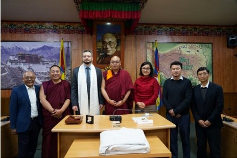 立陶宛國會支持西藏小組代表團訪問西藏人民議會
