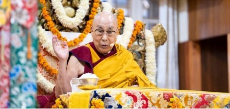噶夏代表西藏境內外全體藏人民眾為達賴喇嘛尊者舉行長壽法會
