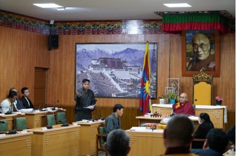 西藏人民議會通過議案減輕流亡藏人自願繳稅負擔