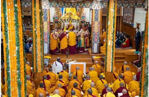 印度穆蘇瑞等地三所藏人學校為達賴喇嘛舉行長壽祈願法會