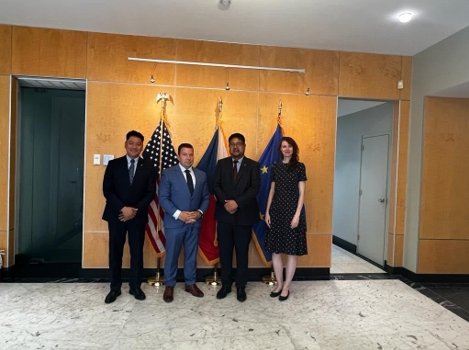 CTA-駐北美代表南傑曲珠博士拜訪捷克駐美大使米洛斯拉夫