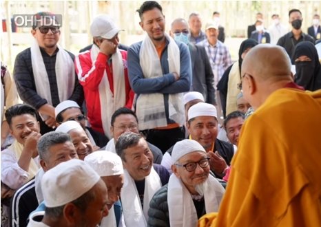 VOT-達賴喇嘛接見來自拉薩的穆斯林藏人：見到同胞感到無比高興