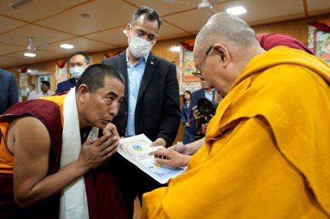 VOT-「中間道路民眾運動」成員紀念成立15週年覲見達賴喇嘛