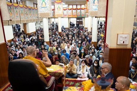 VOT-達賴喇嘛接見西藏之家那爛陀文憑獲得者：“愛他心”祛除“愛我執”最佳方式