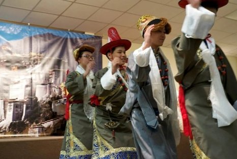 RFA專欄 | 西藏縱覽：人權專家關注西藏自治區強迫勞動; 旅美藏人致力文化傳承