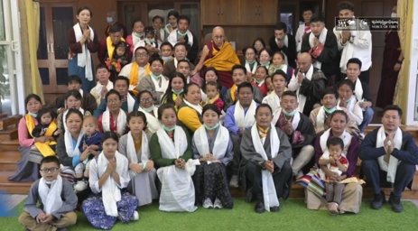 VOT-達賴喇嘛接見印北錫爾毛爾縣“噶巴”藏人社區僧俗強調佛法聞思修的重要性
