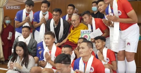 VOT-達賴喇嘛接見流亡社區“西藏全國體育協會”理事會成員及球員