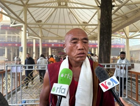 VOT-藏僧從印度佛教聖地菩提迦耶磕長頭抵達達蘭薩拉獲達賴喇嘛接見