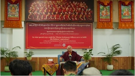 CTA-前噶倫赤巴桑東仁波切向藏人定居點官員發表講話