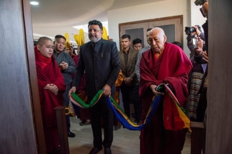 CTA-達賴喇嘛圖書與檔案館啟動達賴喇嘛尊者獲獎物品展