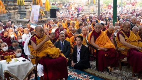 CTA-尊者達賴喇嘛與各國僧伽一道參加世界和平祈禱法會