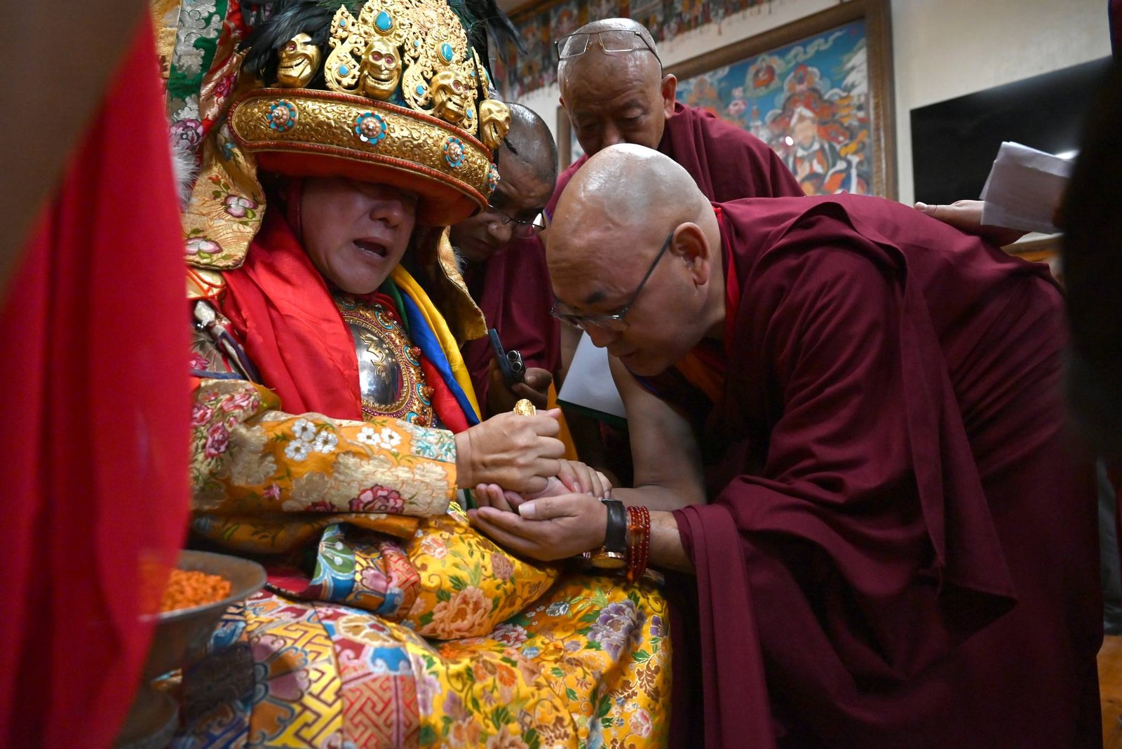 藏人行政中央舉辦國家級乃瓊護法神年度薈供法會