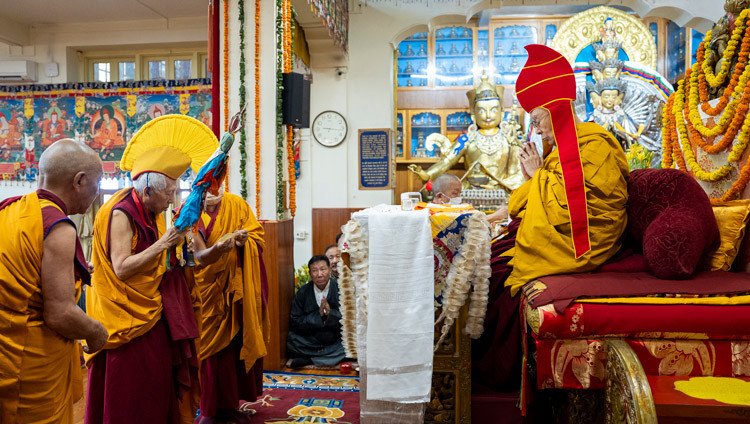 达赖喇嘛尊者出席学生团体及北美藏人举办的长寿法会