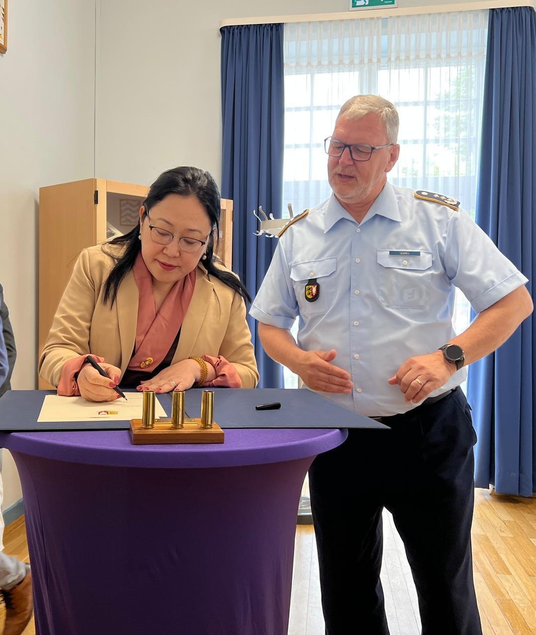 外交部长诺增卓玛访问德国石荷州