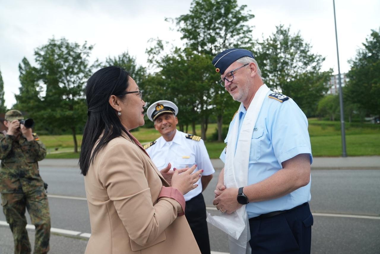 3277bbe7-3a42-415b-ac44-527b0c8299c2