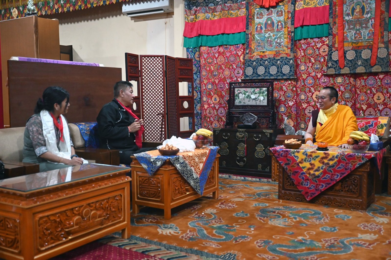 藏人行政中央司政边巴次仁出席「慈悲年」庆典并访问印北藏人定居点