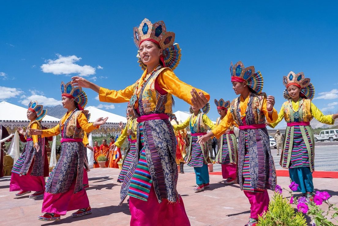 达赖喇嘛尊者出席拉达克山林自治发展委员会举办的午宴