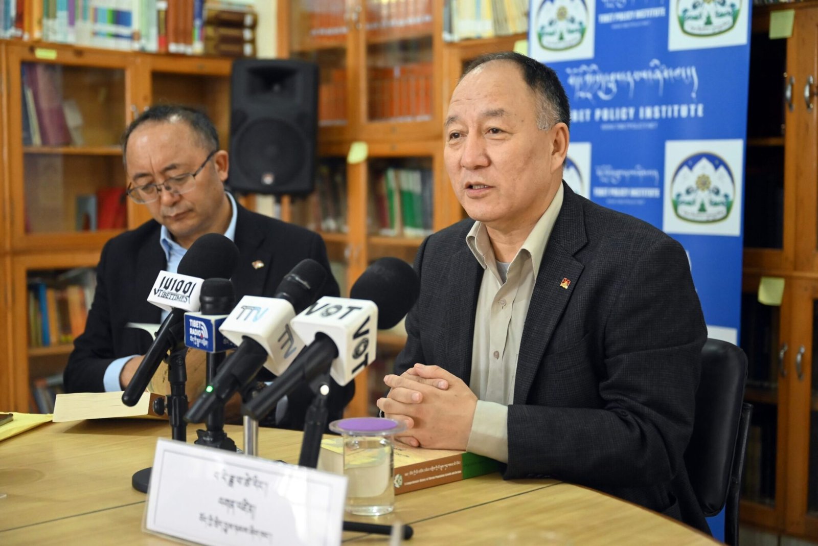 西藏政策研究中心發表題為《西藏人口成長與衰減史》藏文新書