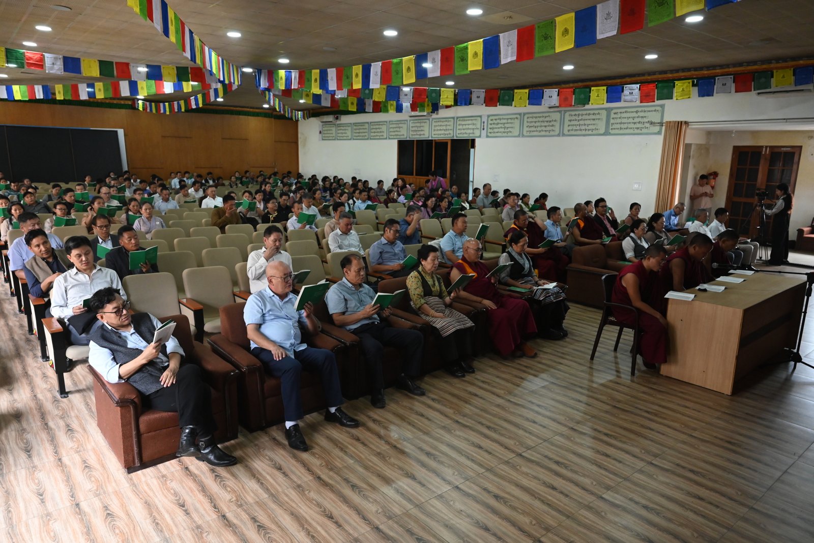 藏人行政中央悼念第 104 任甘丹赤巴傑尊洛桑丹增圓寂