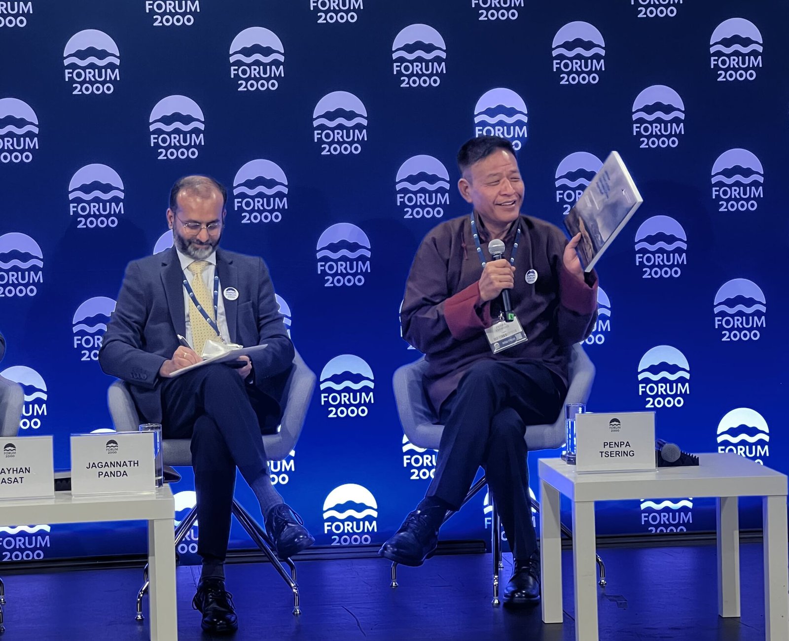 司政邊巴次仁在布拉格出席第二十九屆「公元兩千論壇 」