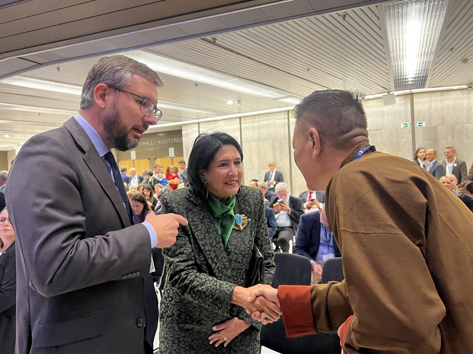 d7fc03bf-99c2-4bdc-b6fc-ddb882d73b97