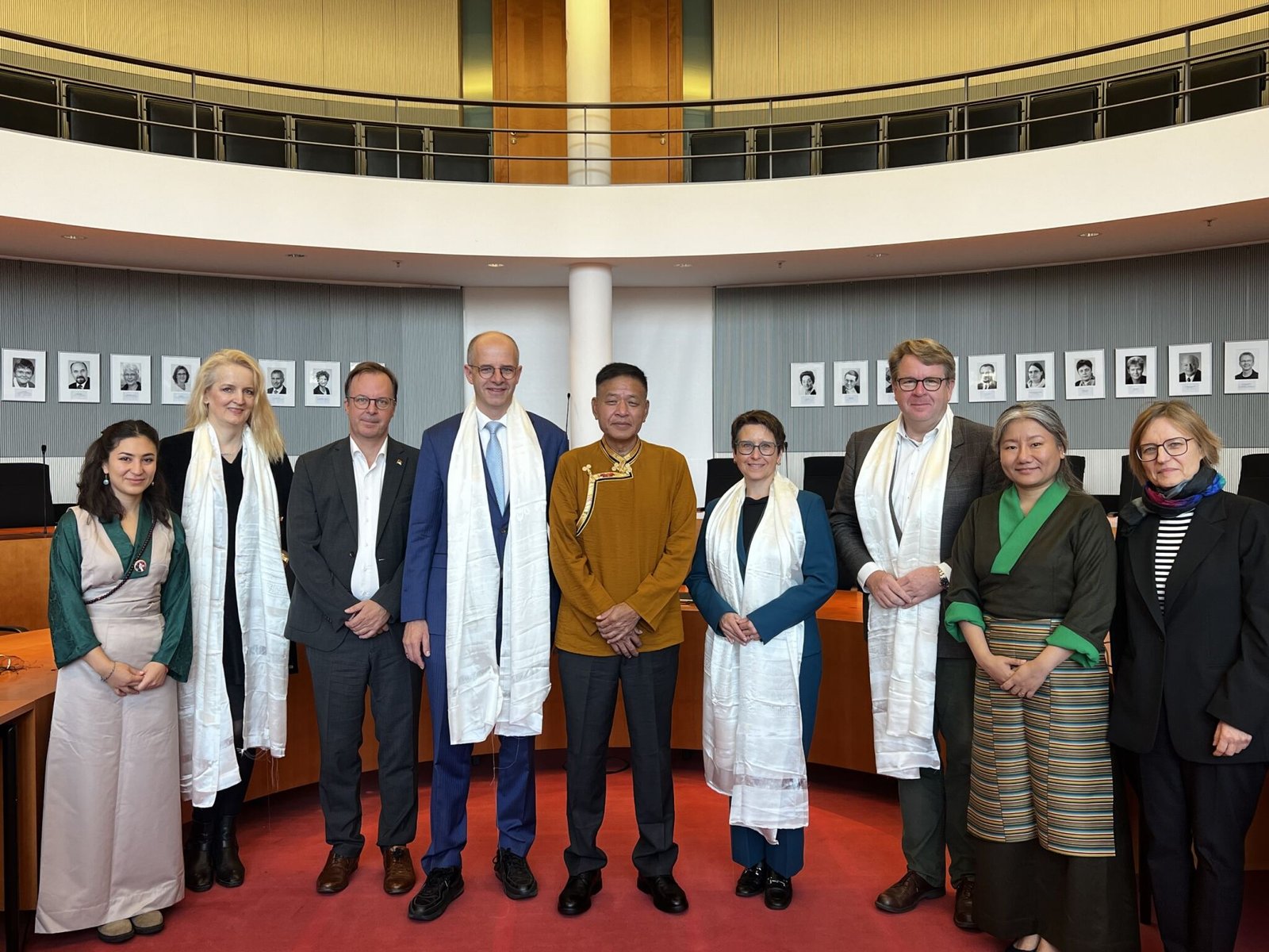 司政邊巴次仁在柏林會晤德國議員及支持西藏人士