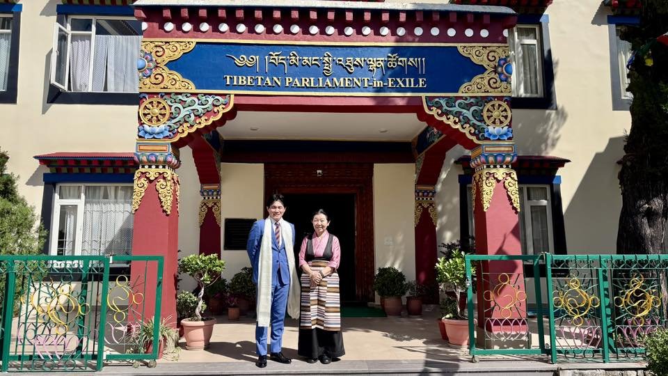 副議長卓瑪次仁會晤日本高槻市議員小森貞之