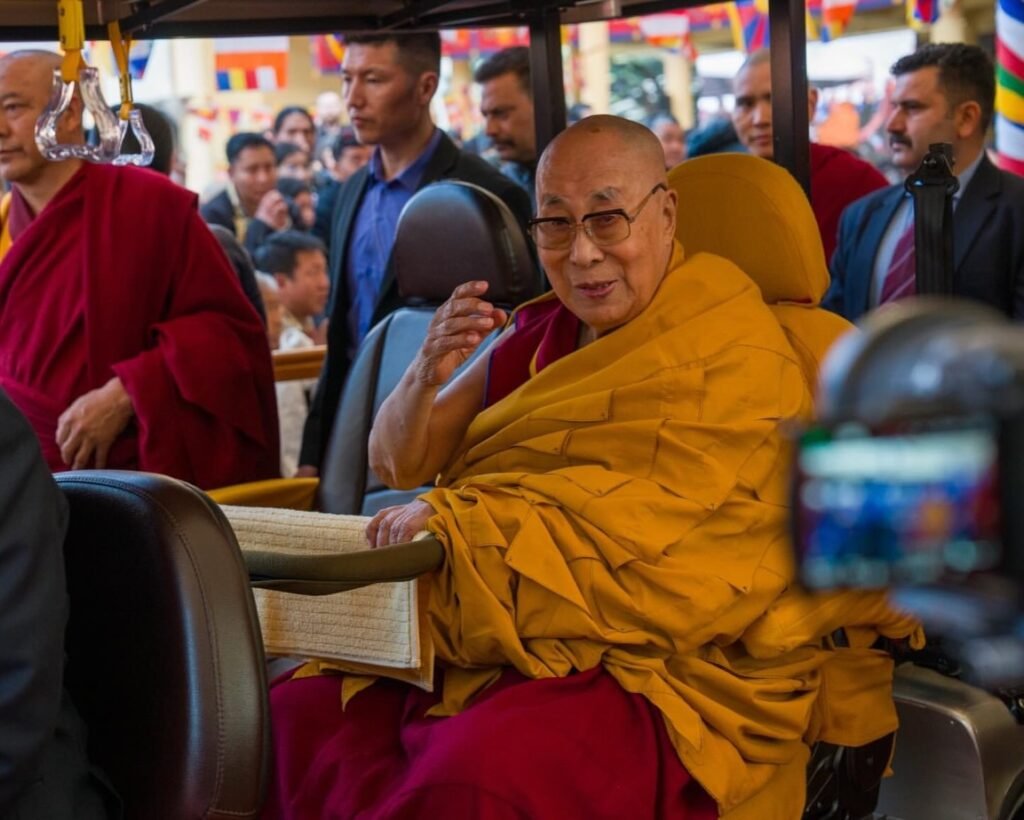 達賴喇嘛尊者出席前藏人政治犯和瑞士「拉薩男孩協會」舉辦的長壽法會