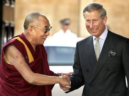 達賴喇嘛訪問英國將會晤查理斯王儲
