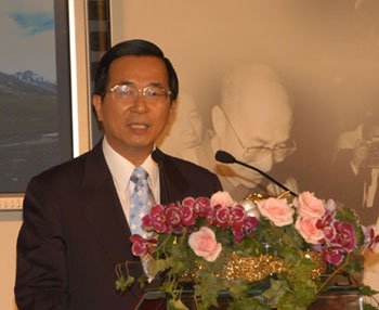 陳總統在「悲智足履七十年」活動開幕典禮上